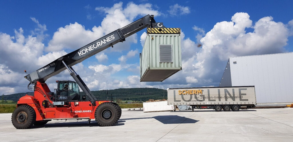 Containerentladung ist bei SLF kein separater Prozess, sondern ein integrierter Bestandteil unserer durchdachten Logistikkette.